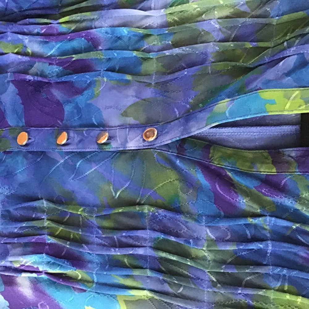 Top - Picture 2 of 2